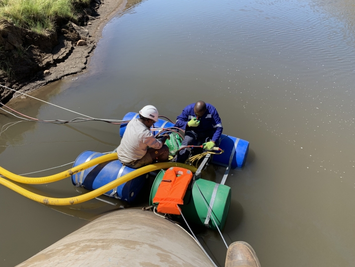 Installation of Meudy Dewatering pump at Senqu